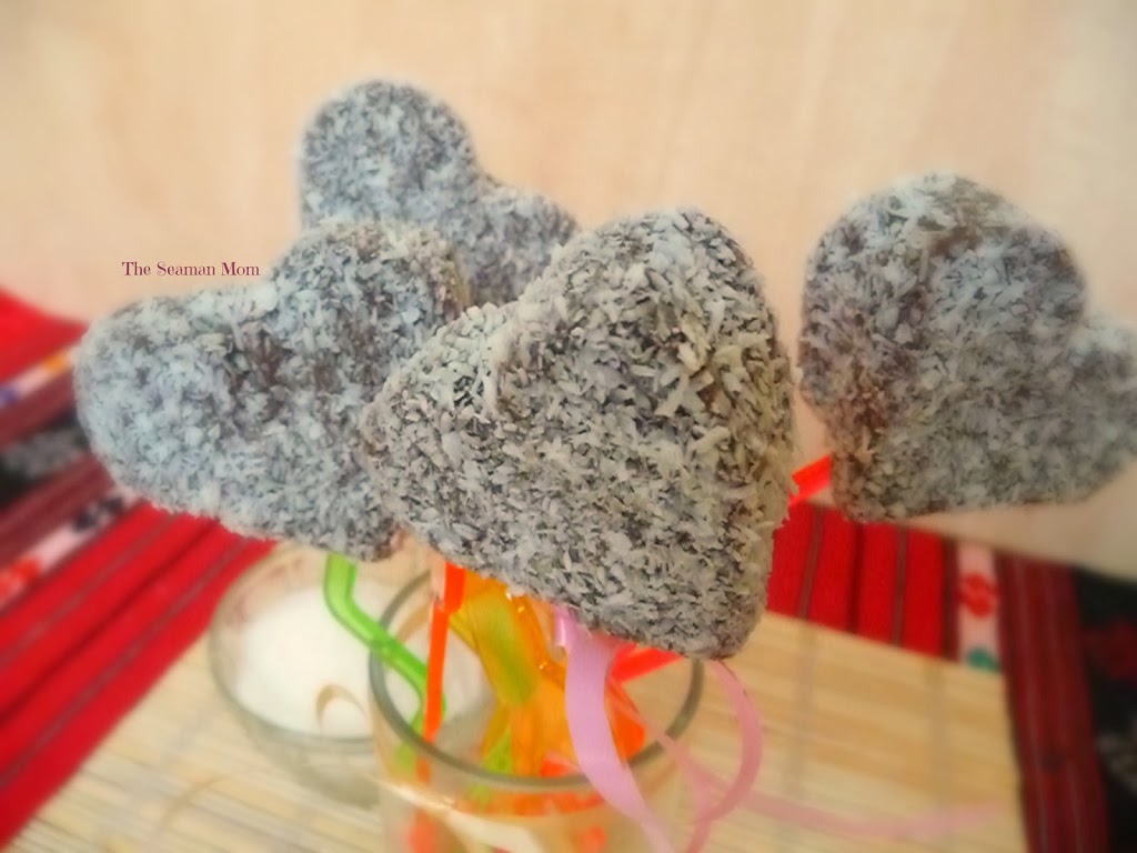 Valentine's Day Homemade Heart Shaped Chocolate Lollipops Valentine's Day Homemade Heart Shaped Chocolate Lollipops